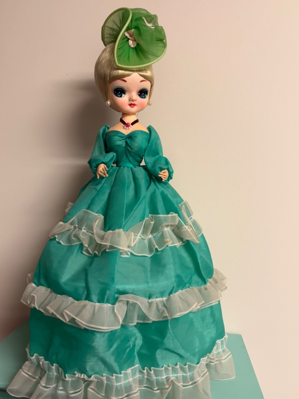 vintage 1970s Bradley "Big Eye" doll